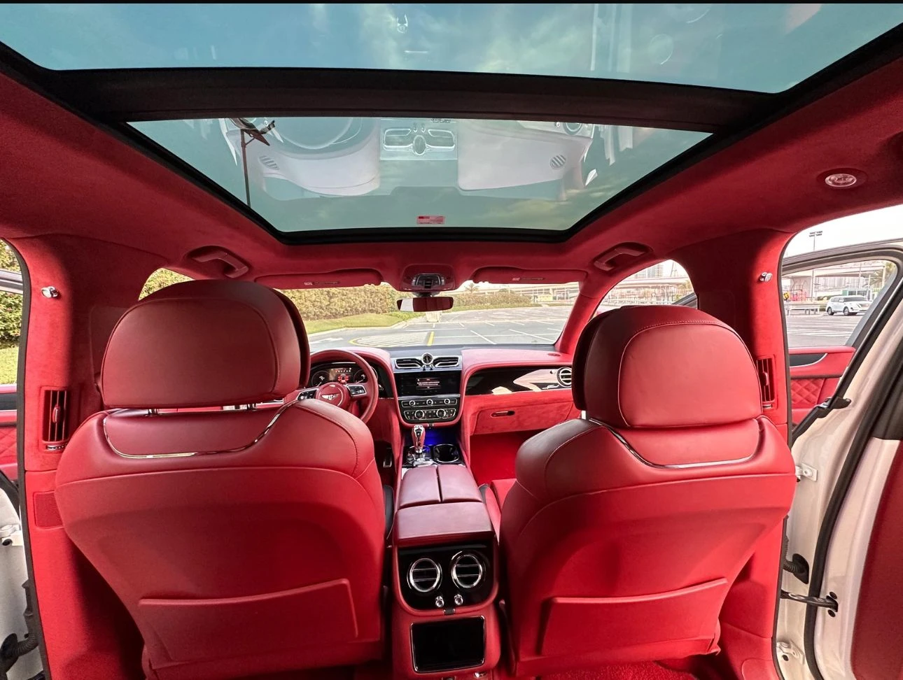 Bentley Bentley Bentayga rent in dubai 2022 - Luxury Car thumbnail NaN